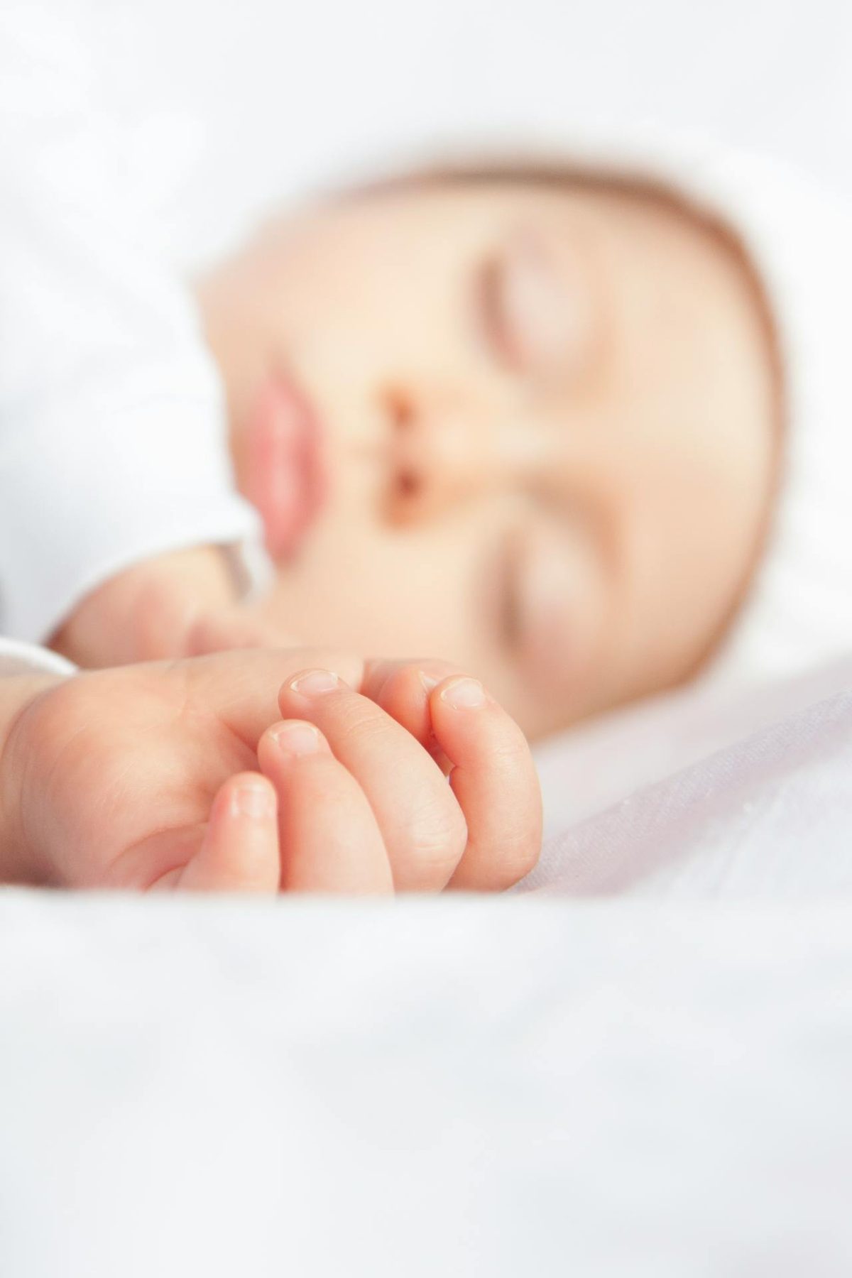 Witte ruis voor baby's: helpt white noise écht bij slapen?